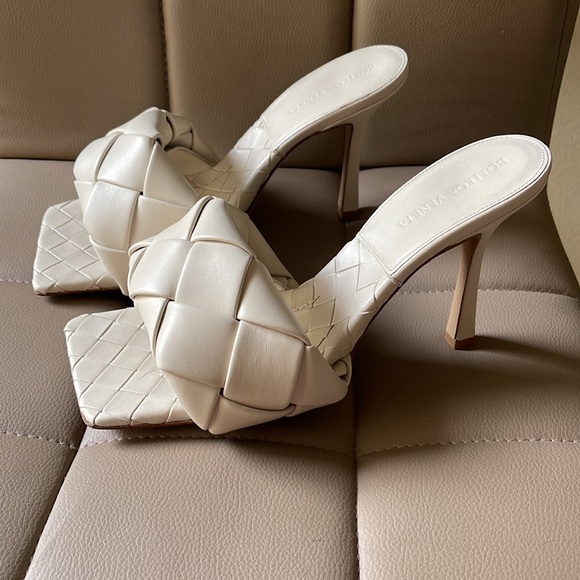 Bottega Veneta sandals size 38.5 beautiful off white color - Picture 1 of 6